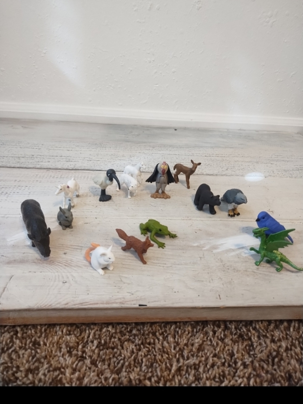 Lot 15 mixed animals